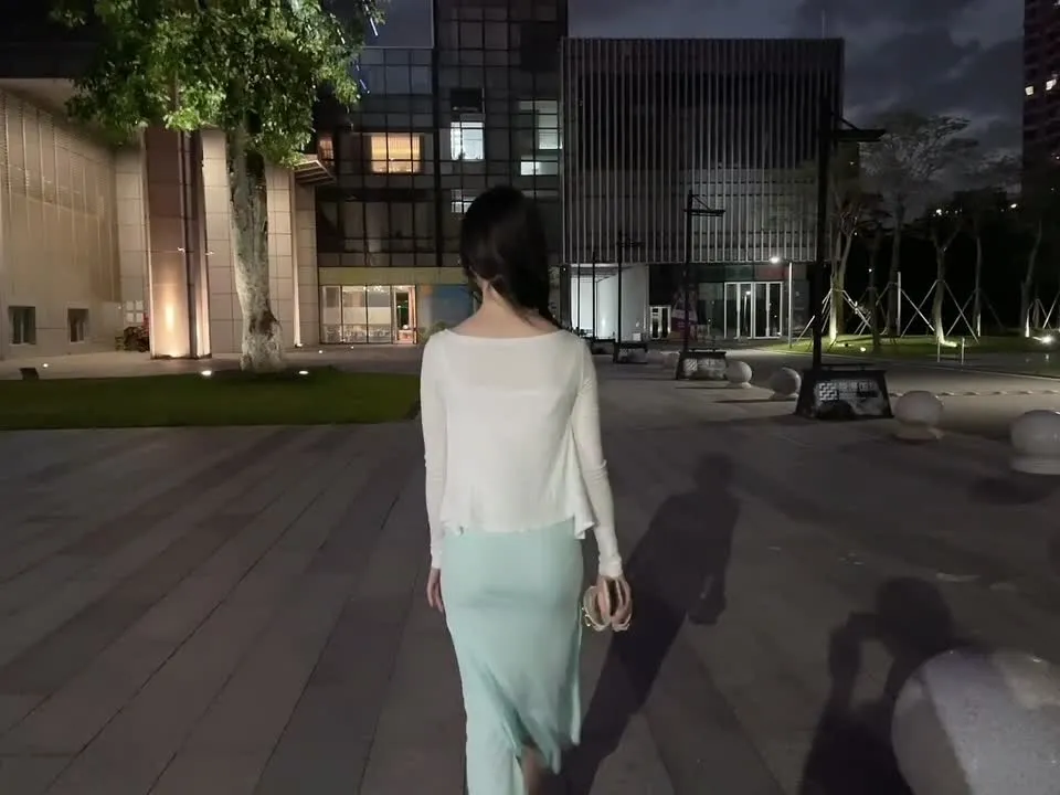 Dou Niang - Lishi: Forgot My Keys, Off to the Neighbor's!